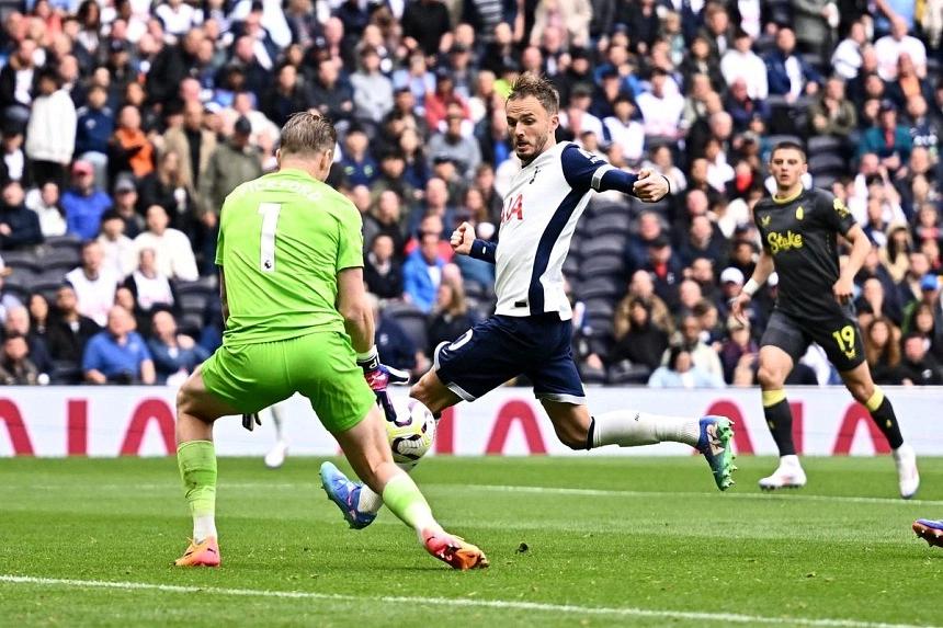 Son's brace helps Tottenham secure a dominant 4-0 victory against struggling Everton