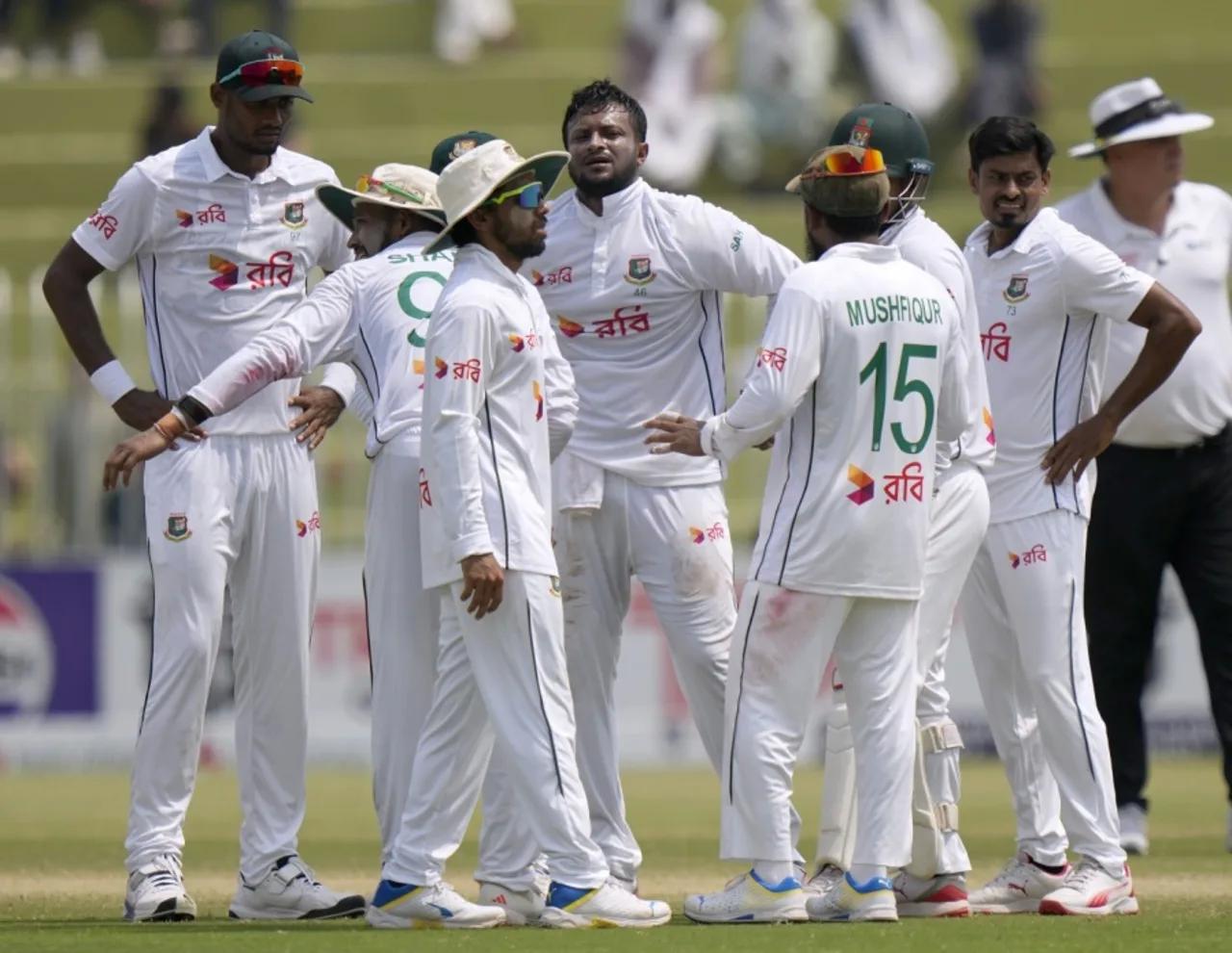 Shakib's heroics brighten Bangladesh's chances of victory in morning session