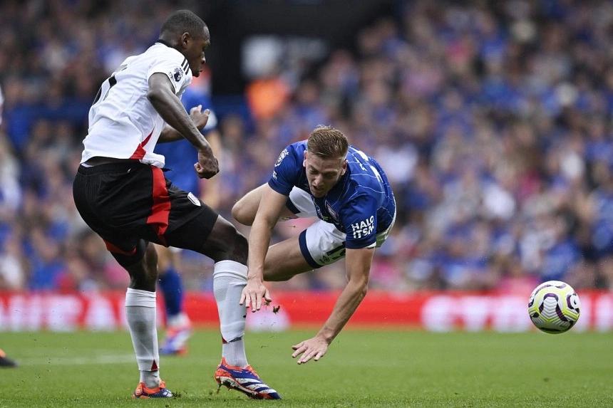 Ipswich finally break drought with draw against Fulham to earn first point of season