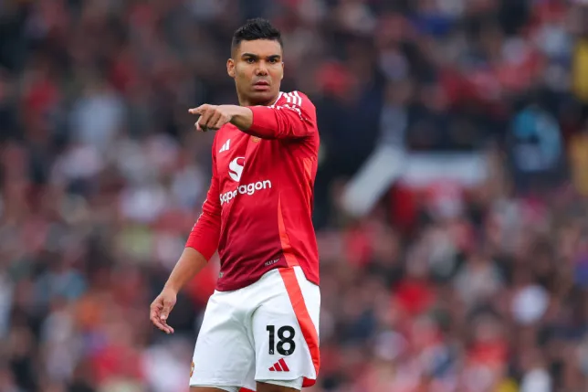 Alan Shearer describes Casemiro as 'distinctly average' in Manchester United's loss to Liverpool