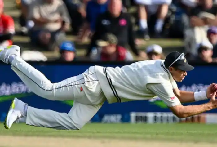 WATCH: Tim Southee's incredible one-handed catch during day 3 of SL vs NZ 1st Test