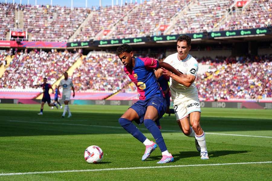 Yamal: Barcelona Players Thrilled with Flick's Playing Style, Says Carlos Volcano