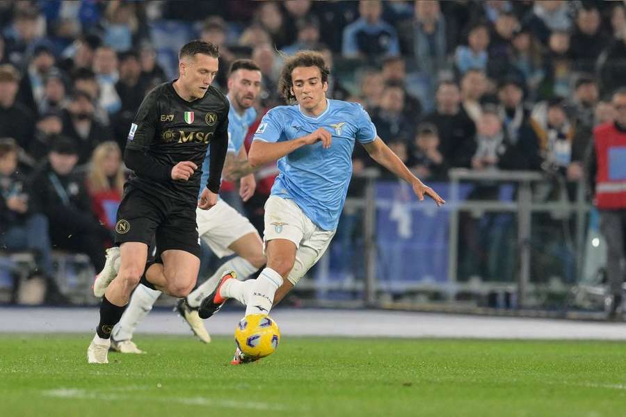 Inter Milan Midfielder Zielinski Opens Up About Manchester United Interest and Why He Turned Down West Ham