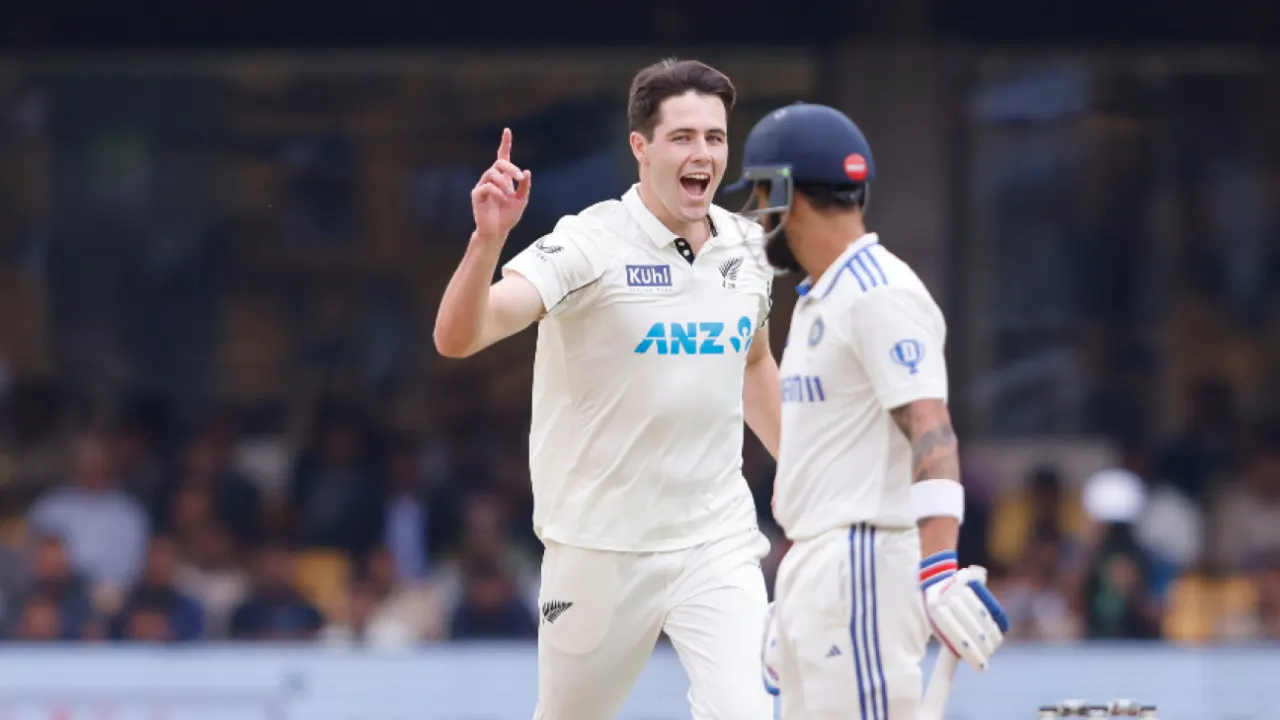 India lose six wickets before lunch as New Zealand pacers dominate in overcast conditions