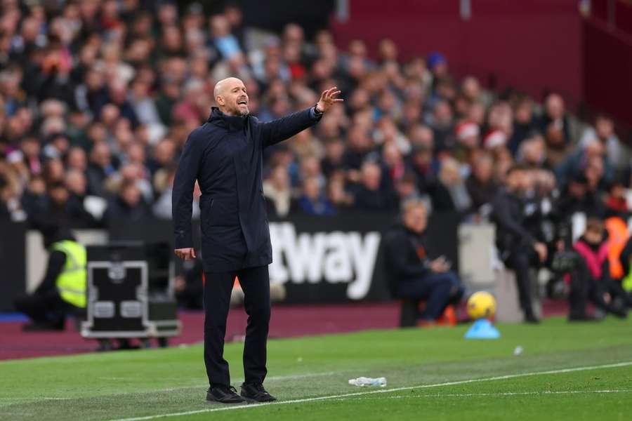 Man Utd coach Fletcher loses temper with fourth official during match against Paul Vegas