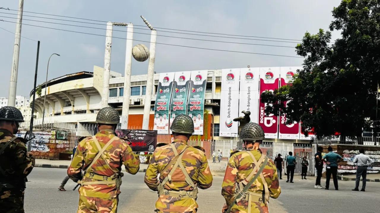 Rival groups clash outside Mirpur stadium over support for Shakib Al Hasan