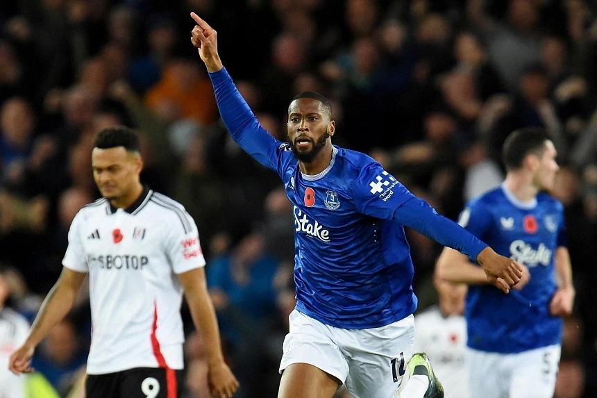 Late Beto goal secures draw for Everton against Fulham