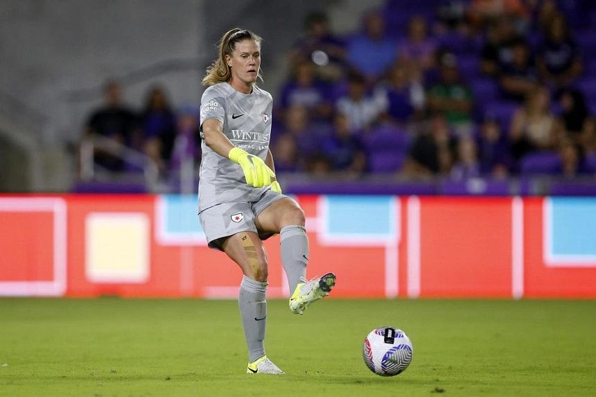 U.S. goalkeeper Naeher announces retirement from national team